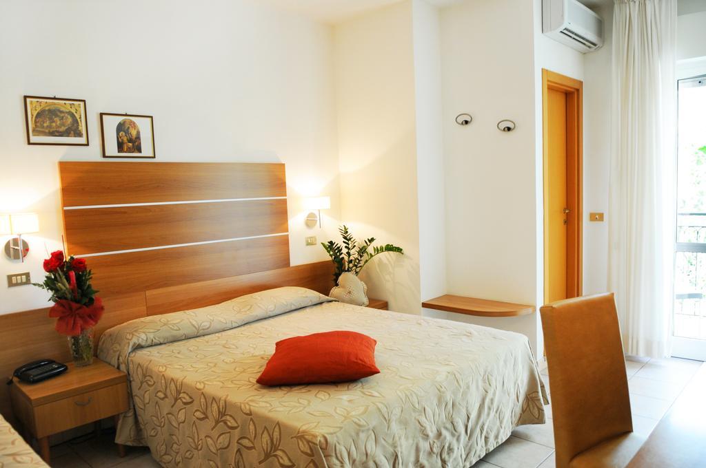 Hotel Prater 切塞纳蒂科 外观 照片