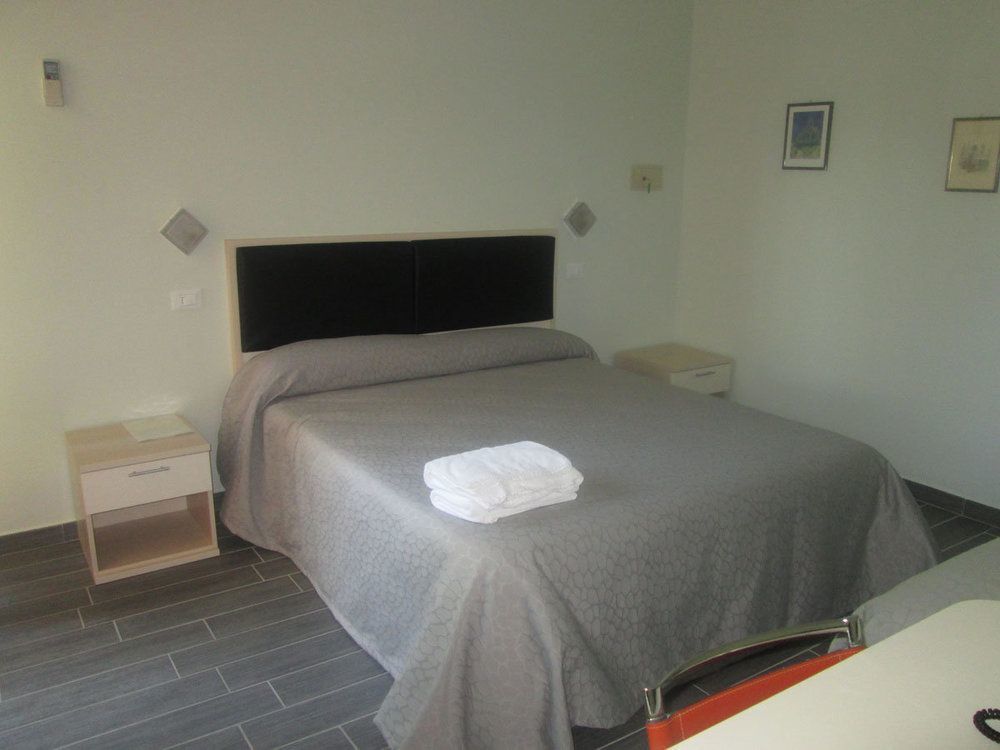 Hotel Prater 切塞纳蒂科 外观 照片
